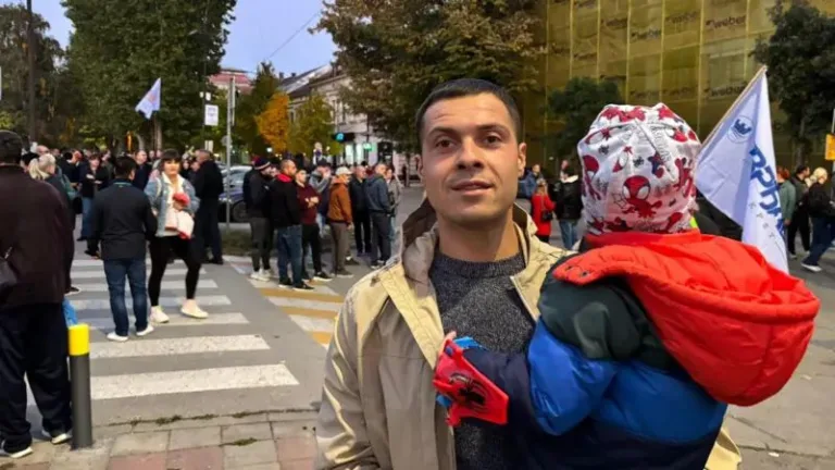 Zašto aktivisti u Smederevu žele rukama da uklone prugu u centru grada