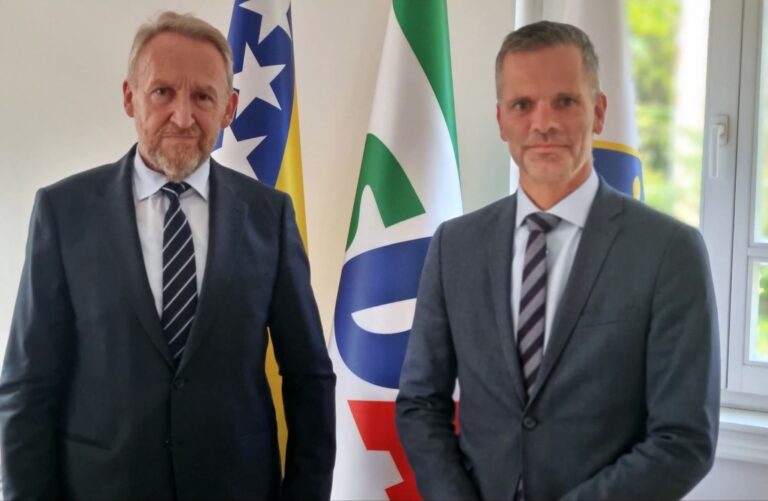 IZETBEGOVIĆ SE SASTAO SA AMBASADOROM KRALJEVINE DANSKE ÅGEOM SANDALOM MØLLEROM