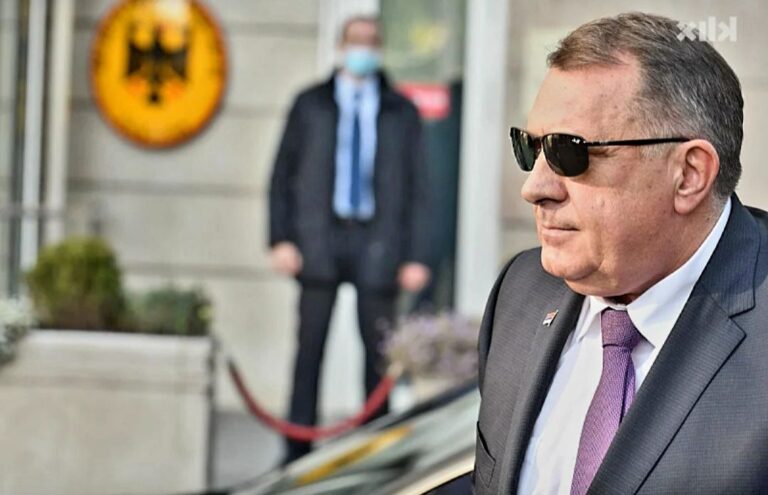 Dodik se složio s izjavom Angele Merkel o Ukrajini pa poručio: “Vrijeme je da neko progovori i o BiH”🇧🇦
