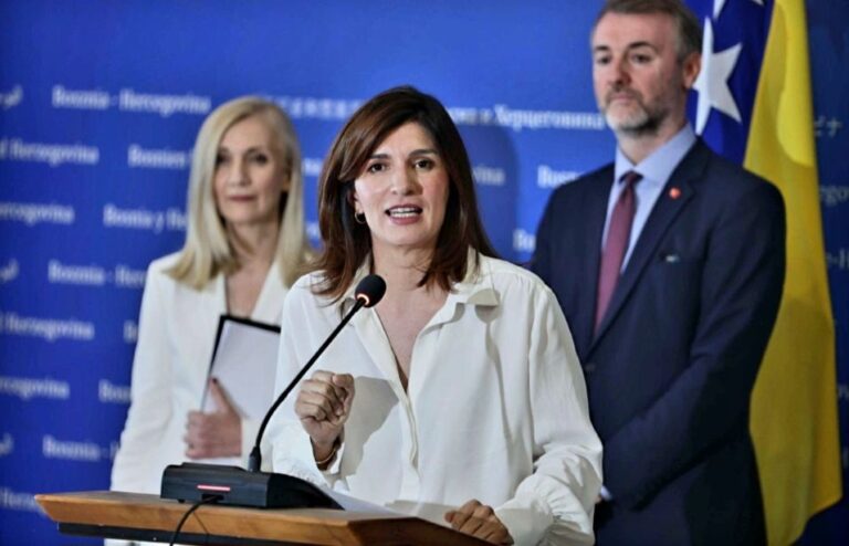 UPUTILI KRITIKEPrije oko 1hNaša stranka: DF i SDA omogućili Dodiku i Čoviću da odlučuju o evropskim integracijama