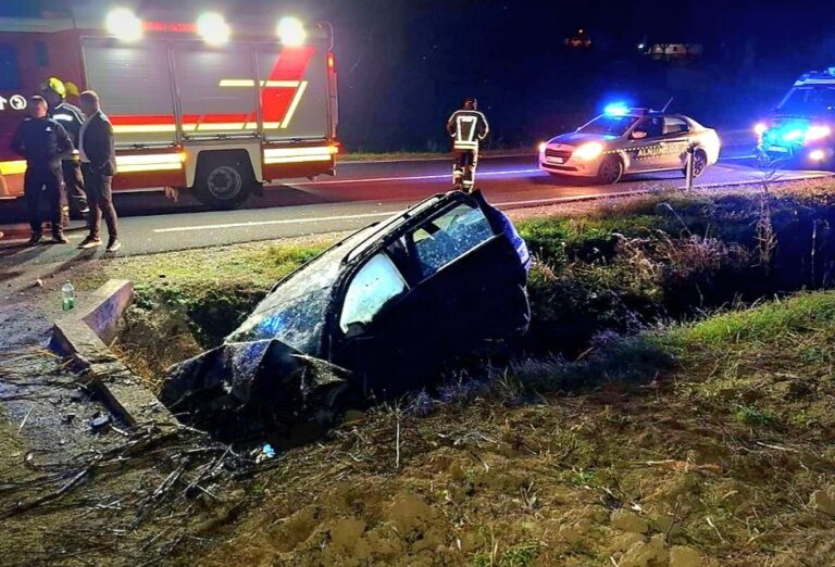 Teška saobraćajka kod Banjaluke: Auto u kanalu, jedna osoba povrijeđena